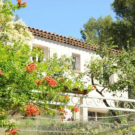 Roque Blanc Villas Holiday park La Roque-d'Antheron